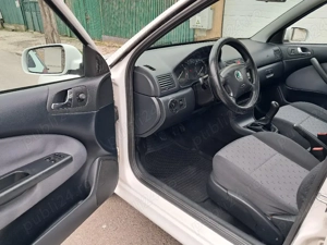 SKODA OCTAVIA - 2010 - Unic Proprietar - 130.000 KM - Stare Impecabilă ( Pachet de Drumuri Grele )  - imagine 4