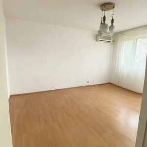 Garsonieră de închiriat în Jiului