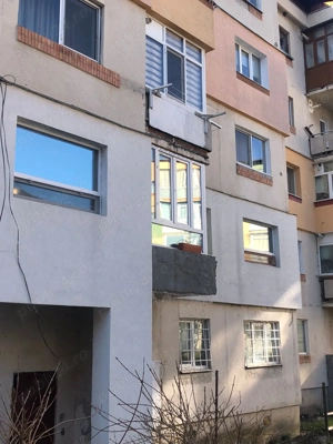 vand apartament 3 camere etaj 1 in campulung muscel - imagine 3