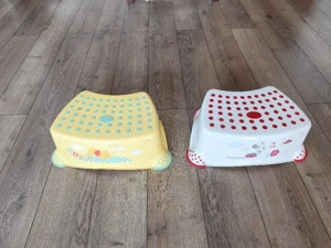 Scaun treapta inaltator de baie pentru copii, stare foarte buna, 2 buc