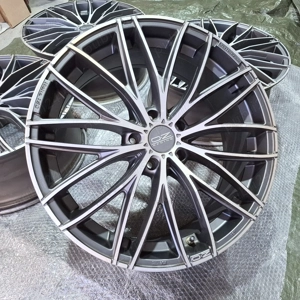 Jante R19 aluminiu 5x112 OZ 150 Bicolor Golf Passat Tiguan A4 Q2 Q3 A3