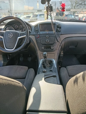vând Opel Insignia an fabricație 2010.2.0t