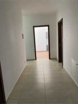 Apartament cu 3 camere, 2 bai-Aradului Iris - imagine 3