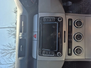 Dezmembrez Passat b6  - imagine 5