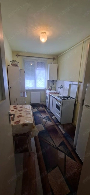 Proprietar, vând apartament cu 2 camere, decomandat - zona liniștită - imagine 3