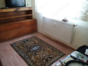 închiriez apartament cu două camere  - imagine 2