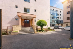 Distinctiv apartament, decomandat, 3camere, boxa, loc parcare, Central, Brasov - imagine 6