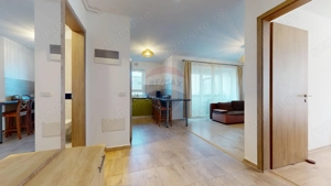 Studio modern Tractorul