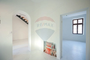 Apartament cu 4 camere de vânzare, ultracentral - imagine 3