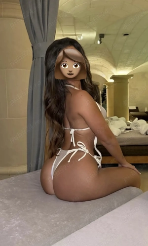 Brunetă slim frumoasă , tandră  . Lux