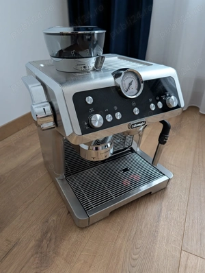 Aparat de cafea Delonghi La Specialista