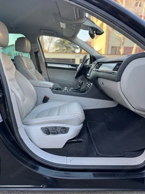 VW Touareg 3.0 Diesel 2012  - imagine 9