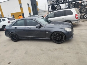 Dezmembram Mercedes C class W204 2.2 cdi Euro 5 Nonfacelift An 2010 Cod motor 651.911 - imagine 2