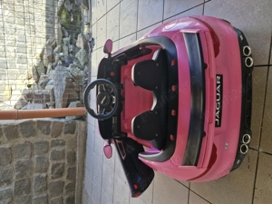 Vând mașinuța  electrica