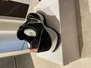 Vând adidasi noi Guess - imagine 2