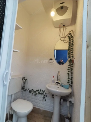 Piata Sf Gheorghe, spatiu comercial 15 mp - imagine 6