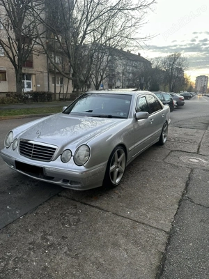 Vând Mercedes E220 Avantgarde w210