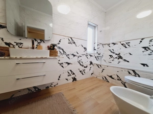 Casa in Braytim. Cu dormitor la parter. Mobilata si utilata.  - imagine 11