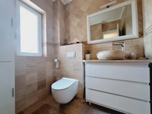 Casa in Braytim. Cu dormitor la parter. Mobilata si utilata.  - imagine 15