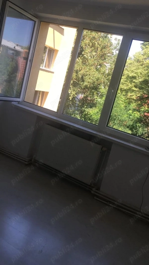 Inchiriez apartement pe strada Alezandru cel Bun (langa primarie) - imagine 3