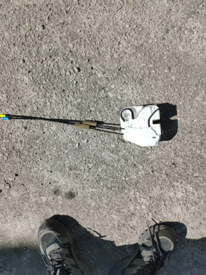 Vând macara și geam USA dreapta fata și broasca 200 lei neg