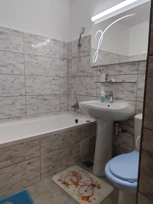 Vând Apartament 4 camere,decomandat,81 mp utili,renovat - imagine 6