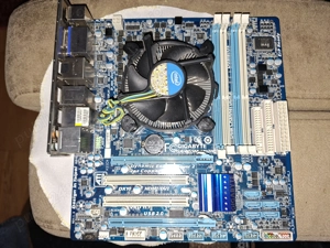 Placa de baza Gigabyte GA-H55M-UD2H, cu procesor I3 550, 3.2 Ghz