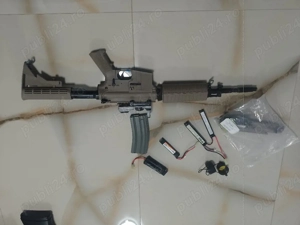 vând replică airsoft M16