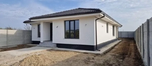 Executam căsuțe din panou sandwhici pe structura metalica 