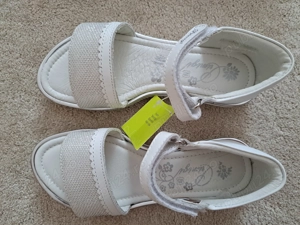 Sandale NOI din piele pentru fete nr. 34