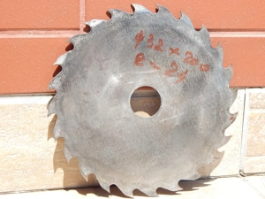Disc fierastrau   = 200x32 mm cu 24 dinti fabricat URSS nefolosit