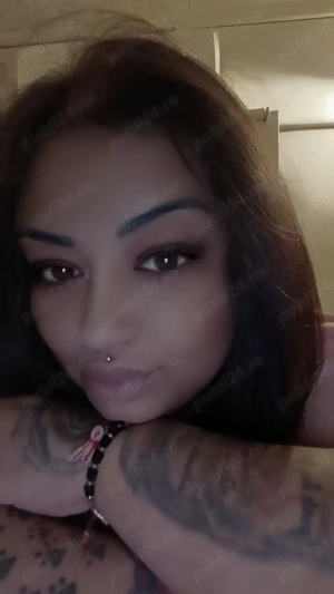 Sunt o escortă plinuță 