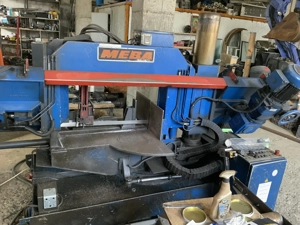 Vând fierăstrău profesional pentru debitat  metal de dimensiuni mari MEBA 400 G700 