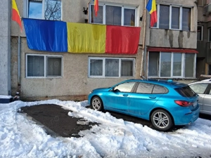 Apartament 2 camere 51mp decomandat.parter.(Fara incalzire,baia trebuie modernizata.)35000 negociab