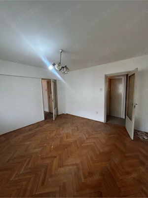 Apartament cu 3 camere de vanzare micro 16