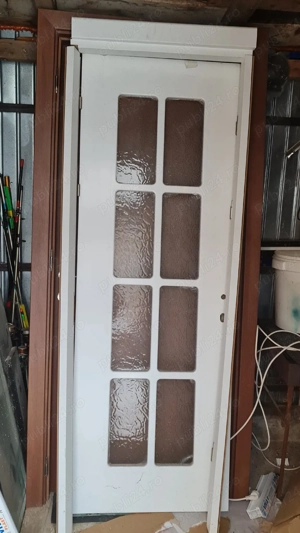 usi albe si gri cu toc nouă 