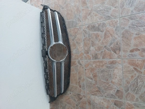 Grila bară fata centrala radiator mercedes C class