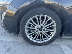 Ford Focus 1.5 benzina 2020 - imagine 4