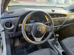 Toyota Auris 1.3 16V - imagine 4