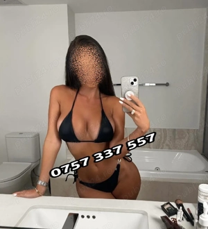 Nouă!! Brunetă Hot, Silicoane!! 