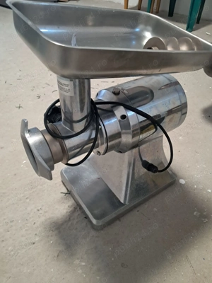 Vând mașină tocat