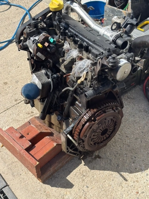 Dezmembrez motor 1.5 dci renault - imagine 4