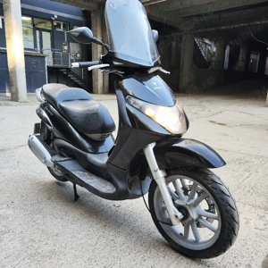 scuter 125 Piaggio Beverly categoria B - imagine 2