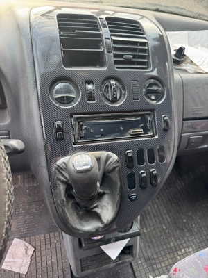 Dezmembrez Mercedes vito 2.2 an 2002