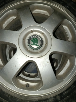 Jante originale Skoda/Design cu șase spițe cu capac central inclus!   - imagine 3