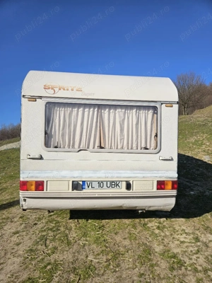 Rulota inmatriculta cu 2 zone dormit 5 persoane se vinde ci transcriere Mma 1000 kg Proprie 850 Anul - imagine 4