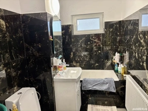 Decomandat cu 2 b #259;i si 2 balcoane la etajul 3 - imagine 7