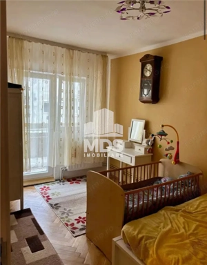 Decomandat cu 2 b #259;i si 2 balcoane la etajul 3 - imagine 2