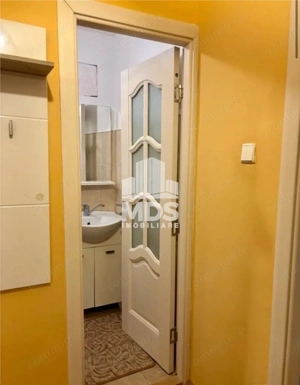 Decomandat cu 2 b #259;i si 2 balcoane la etajul 3 - imagine 9