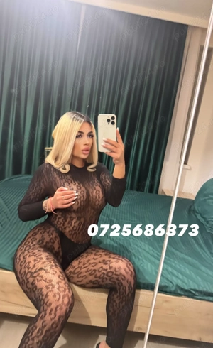 Poze reale 100 % blondă siliconată 